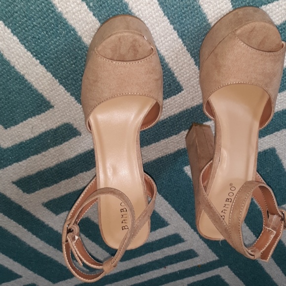 Heals - Picture 3 of 5